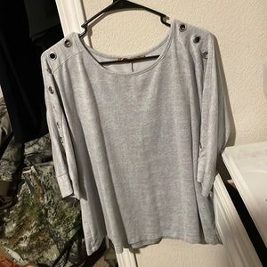 3/4 sleeve shirt